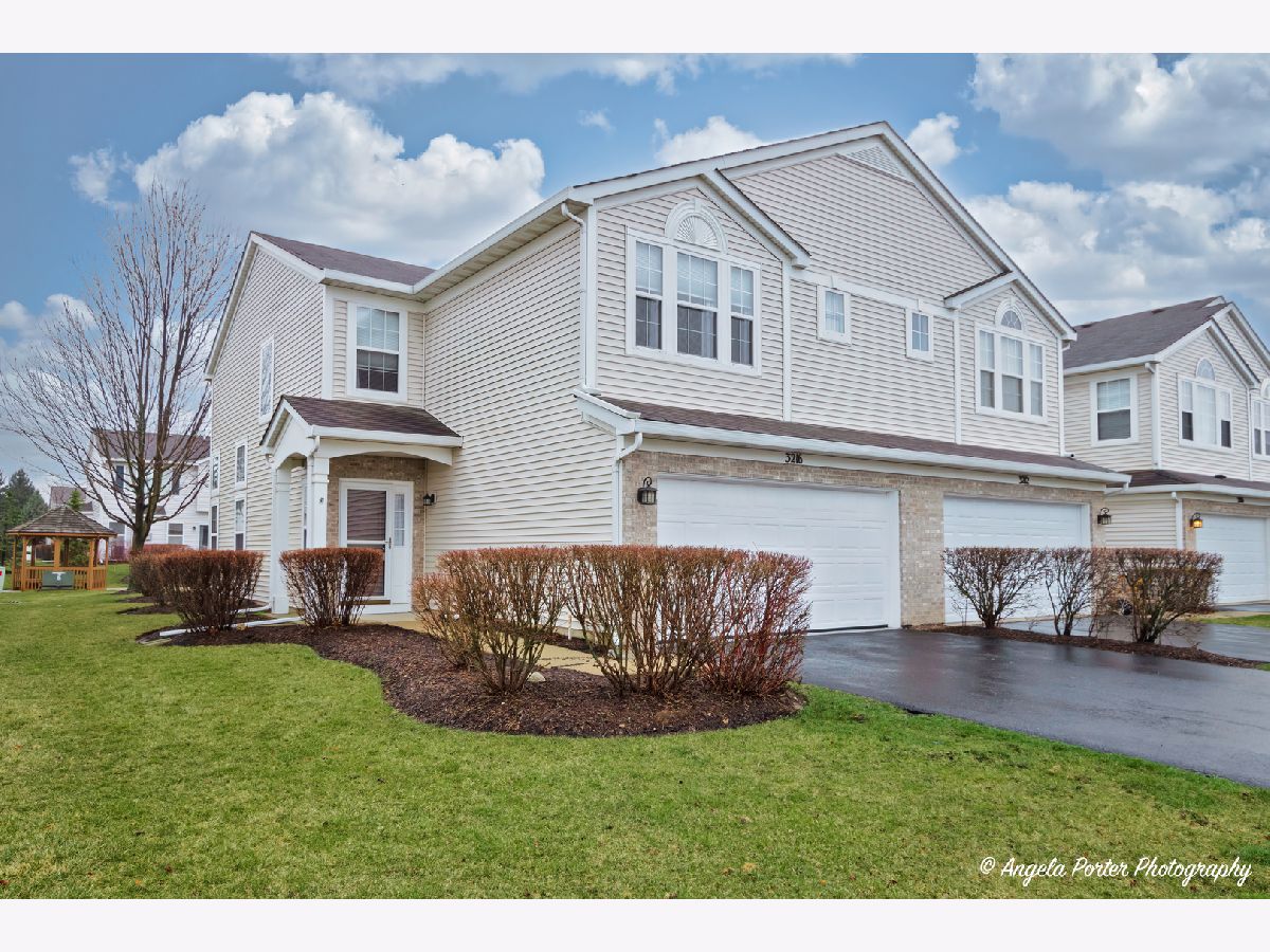Townhomes & Condos Sold Princeton Crossing Lake In The Hills Illinois, 3216 Harvard
