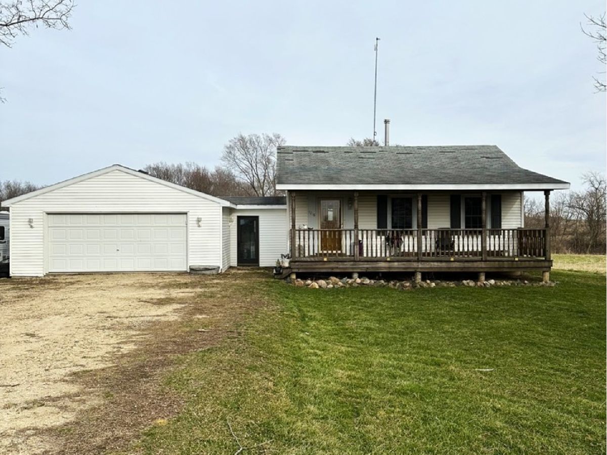  Sold Lee Illinois, 1218 Locust