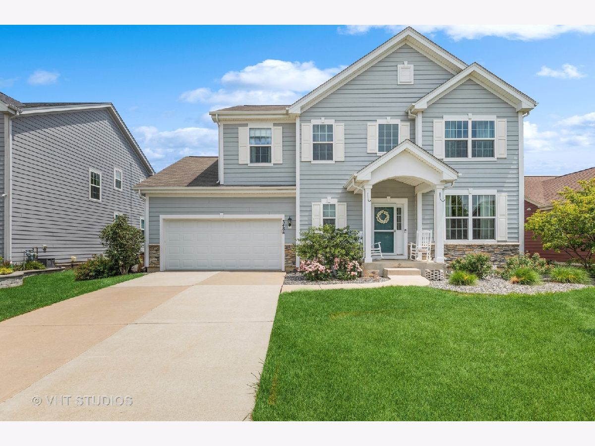 Homes Rented Highland Woods Elgin Illinois, 3485 Gallant Fox