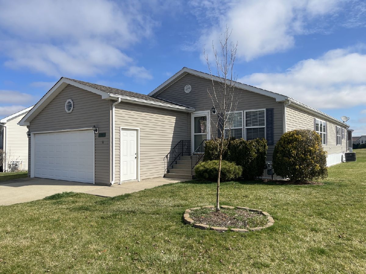 Subdivision Sold Oak Ridge Manteno Illinois, 1254 Redbud