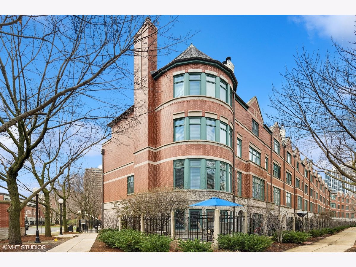 Townhomes & Condos Sold Prairie House Chicago Illinois, 1472 Prairie