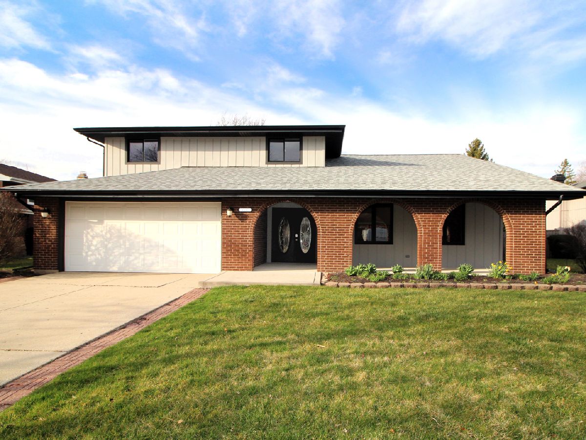 Homes Sold Country West Shorewood Illinois, 1116 Rushwood