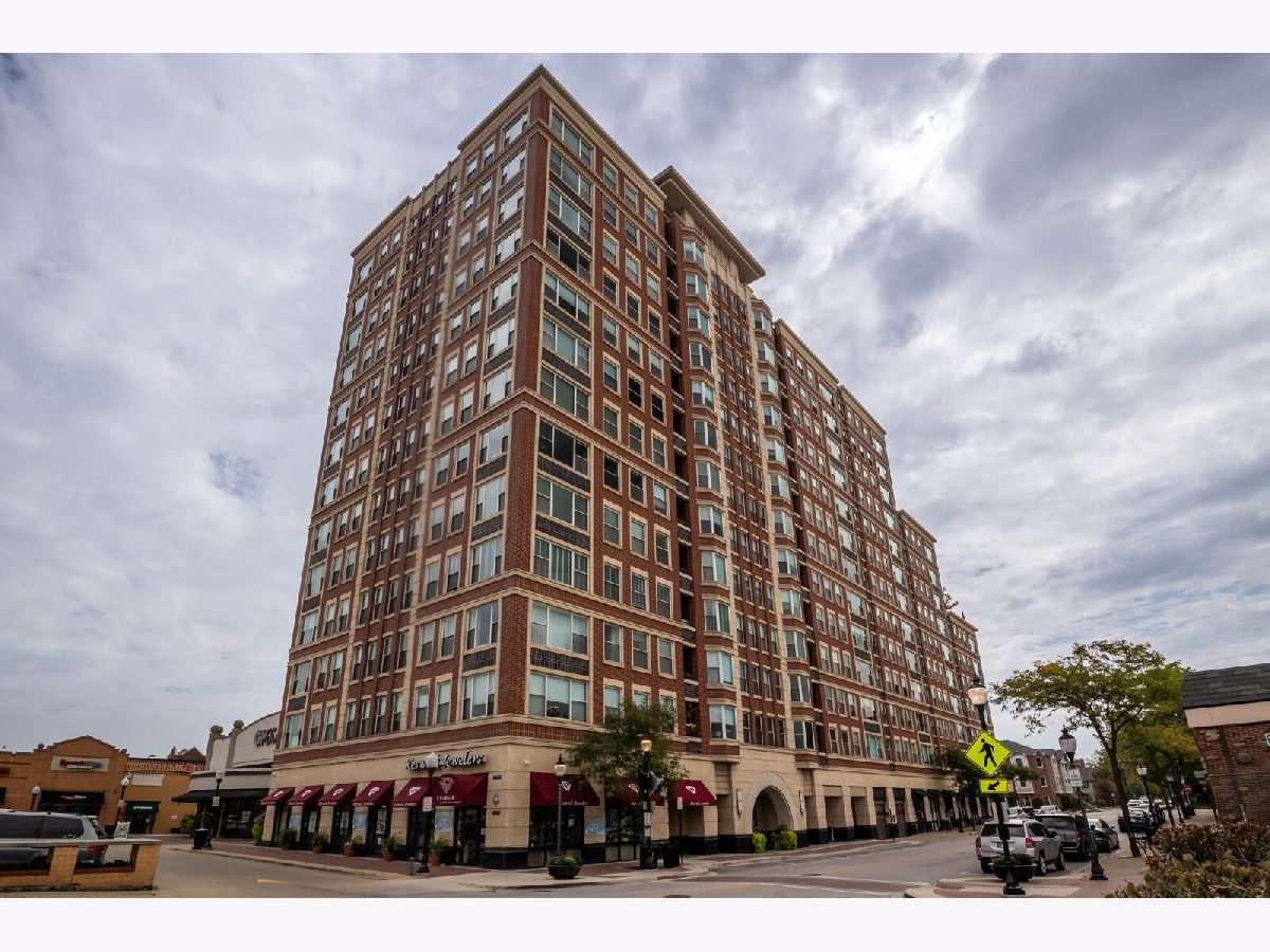 Condominiums Sold Arlington Town Square Arlington Heights Illinois, 77 Evergreen