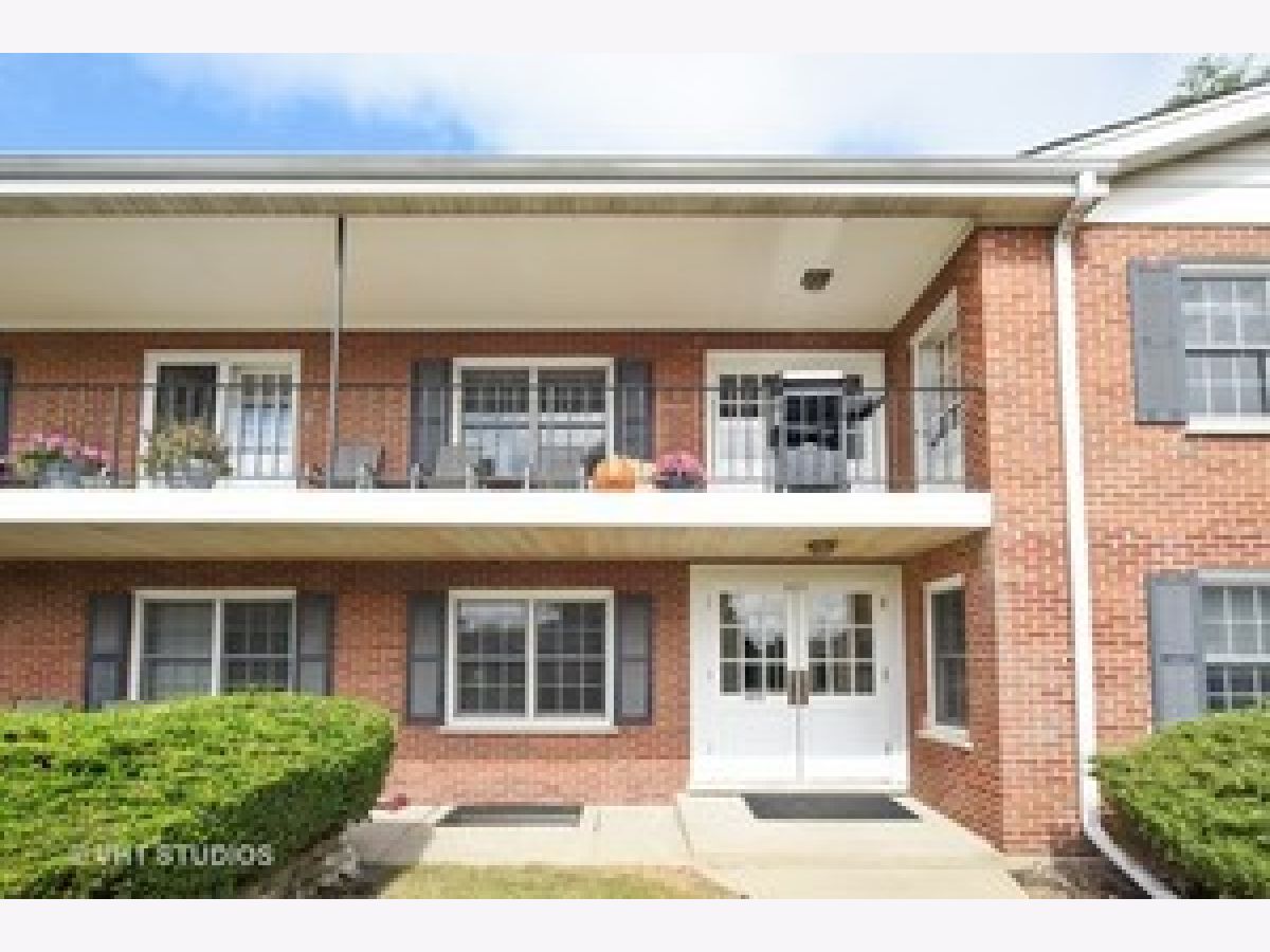 Condominiums Rented Cambridge Court Northbrook Illinois, 2812 Dundee
