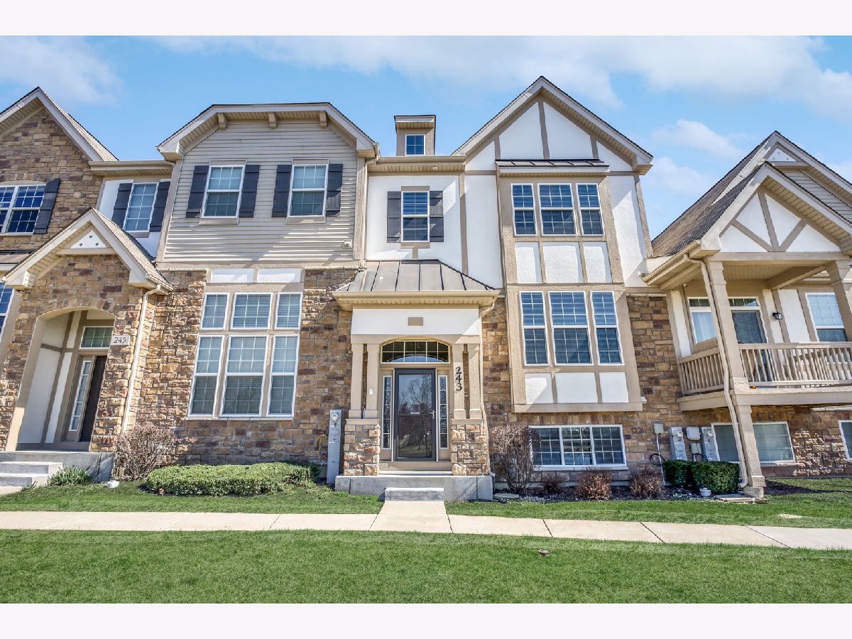 Townhomes & Homes Rented Easton Park Carol Stream Illinois, 243 Bennett