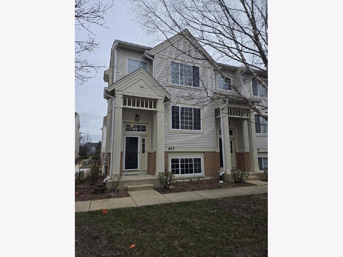 Townhomes Rented Pheasant Run Trails St Charles Illinois, 927 Pheasant