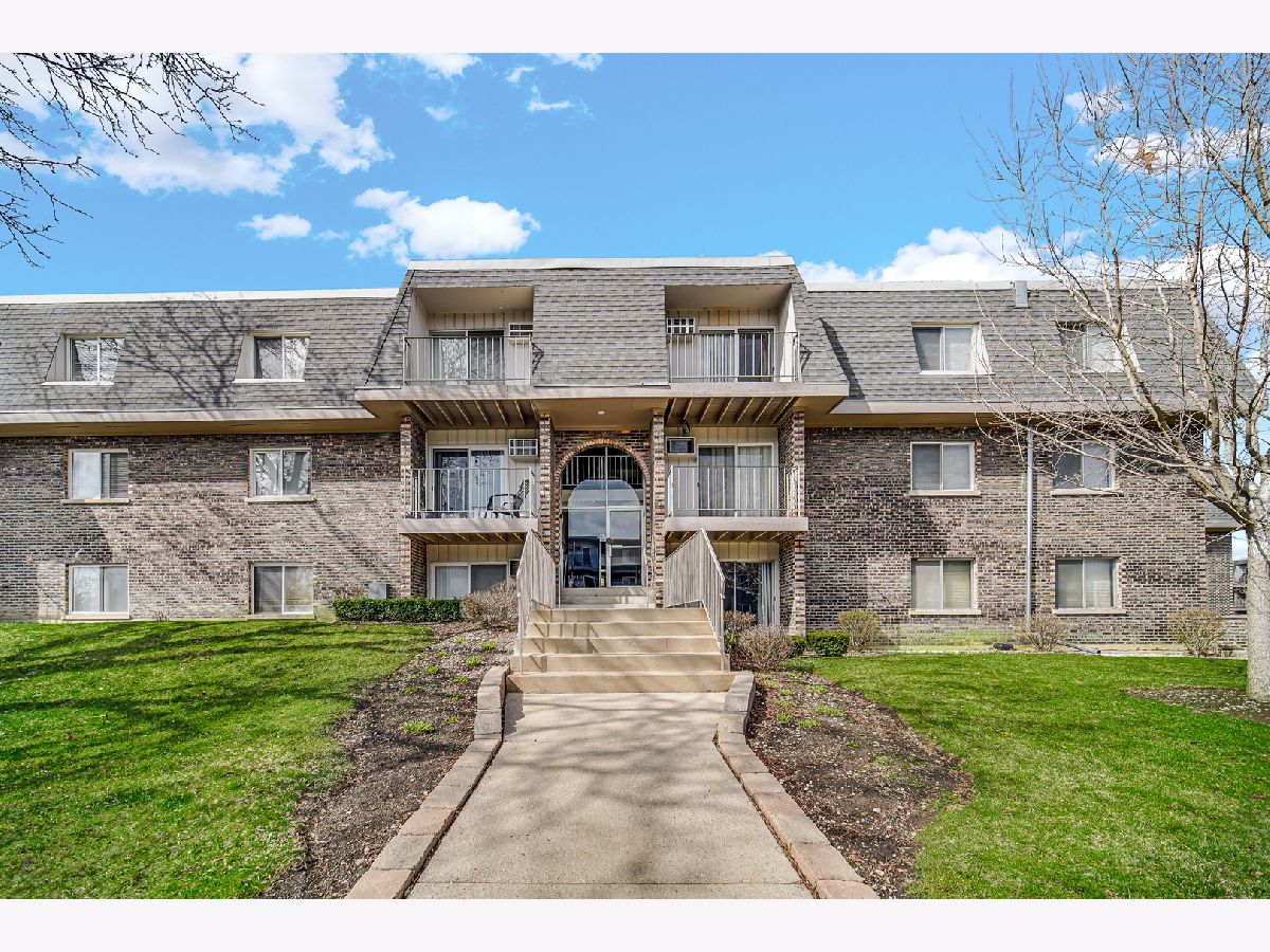 Condominiums Sold River Trails Prospect Heights Illinois, 875 Tree