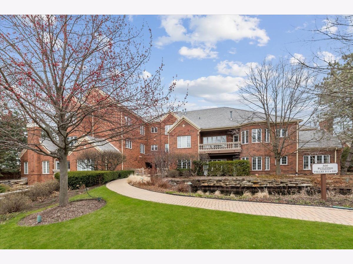 Homes & Condominiums Sold Regent Wood Northfield Illinois, 333 Regent Wood