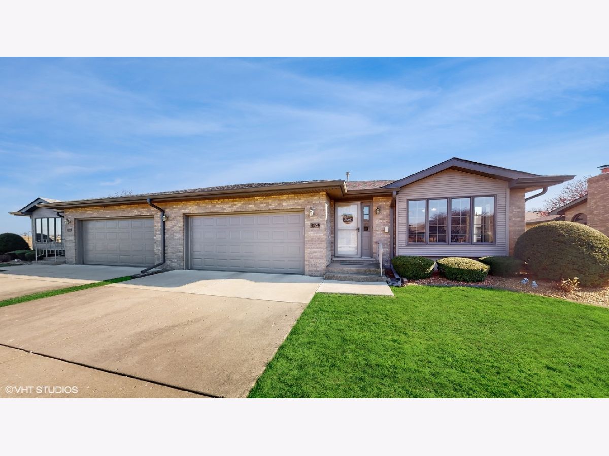 Condos & Townhomes Sold Country Villa New Lenox Illinois, 1820 Foxwood