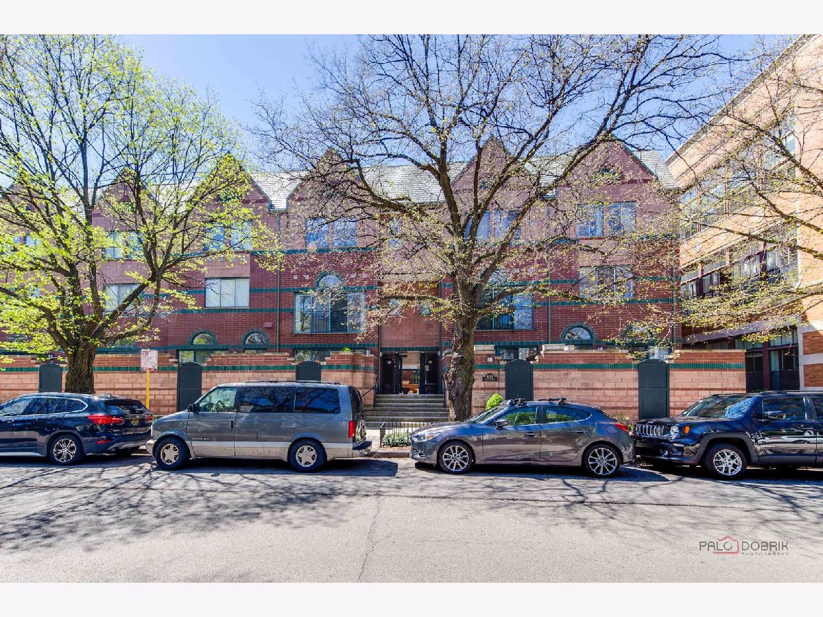 Townhomes Sold Hudson Mews Chicago Illinois, 1632 Hudson