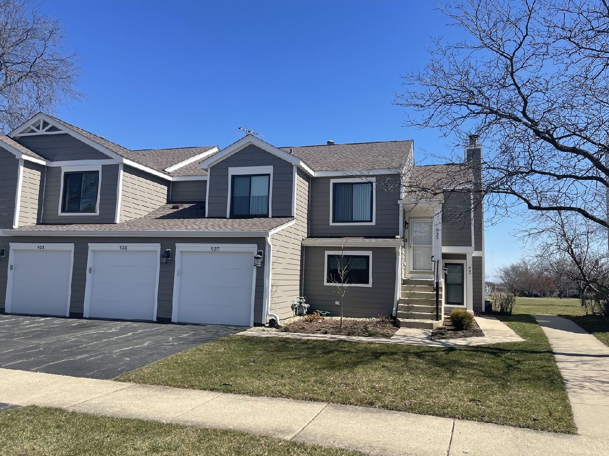 Townhomes & Condos & Homes Sold Summit Place Schaumburg Illinois, 937 Brunswick