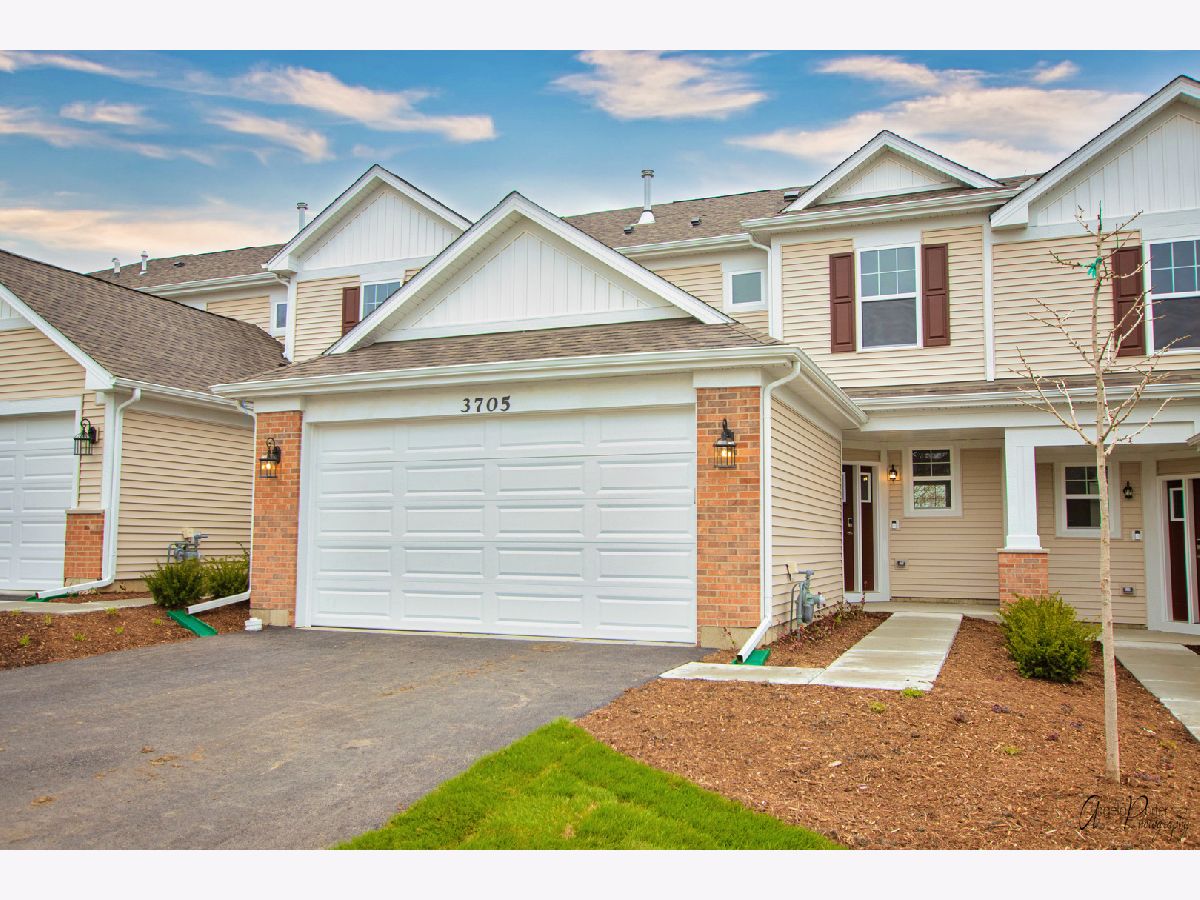 Townhomes & Homes Sold Remington Grove Johnsburg Illinois, 3828 Monica