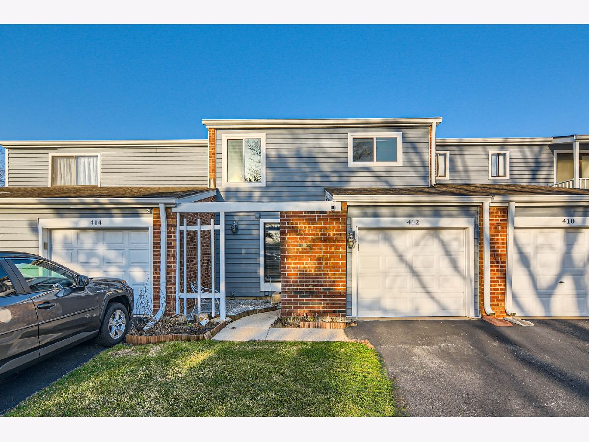 Townhomes Sold Harmony Village Wheeling Illinois, 412 Honey Locust