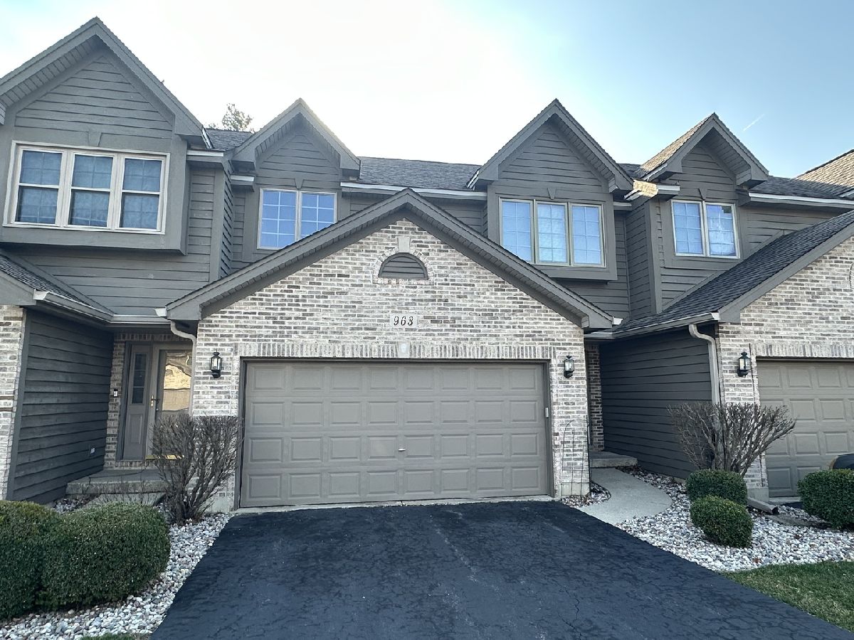 Townhomes Sold Pine Meadows Elgin Illinois, 963 Ascot