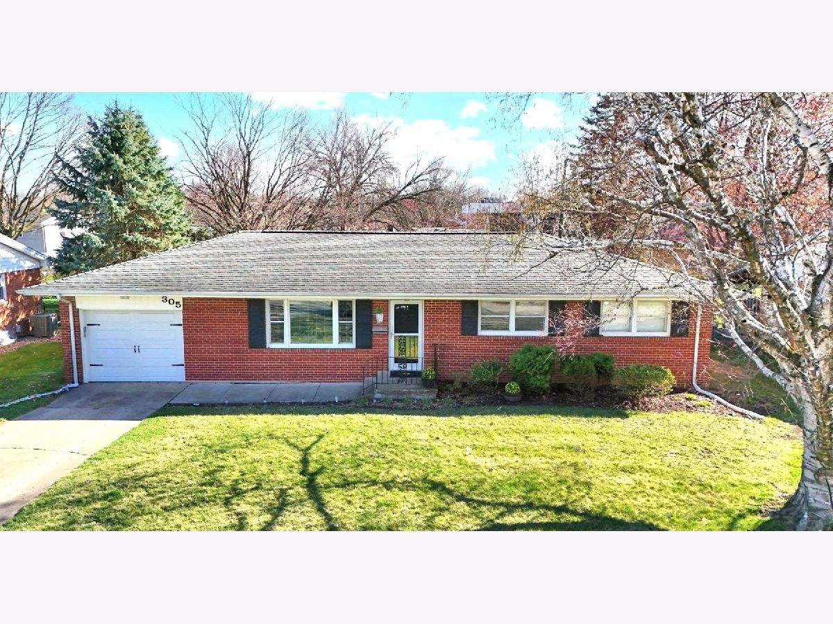 Homes & Condos & Townhomes Sold Bunker Hill Normal Illinois, 305 Belview