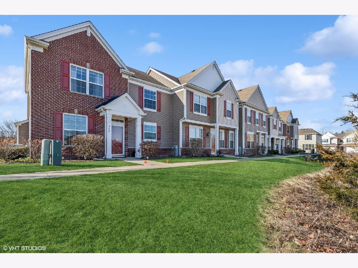 Townhomes & Condos Sold Lake Street Square Grayslake Illinois, 542 Topeka