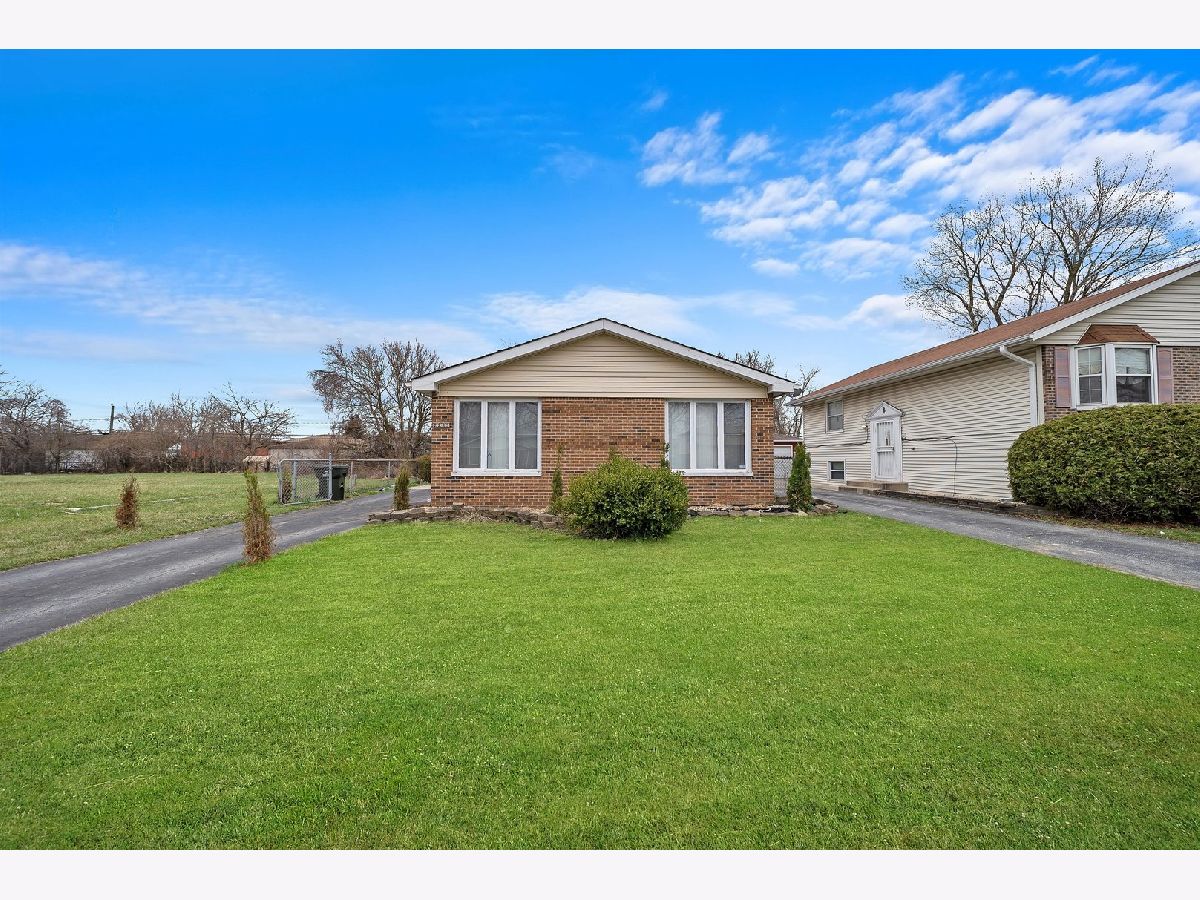 Rented Markham Illinois, 2233 157th