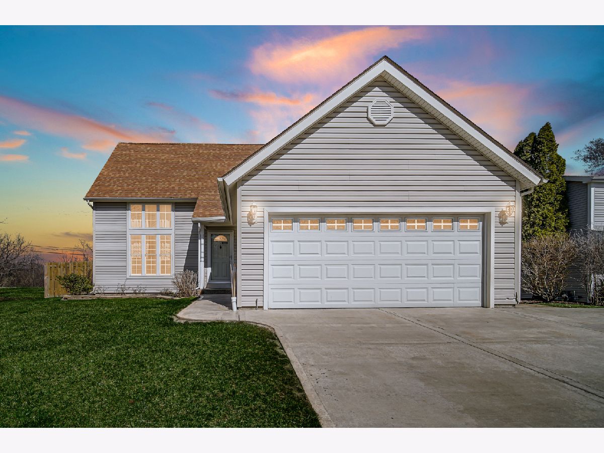 Condominiums & Homes Sold Brookside Streamwood Illinois, 316 Wellington