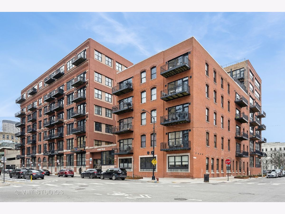 Condos & Townhomes Rented Clinton Street Lofts Chicago Illinois, 226 Clinton