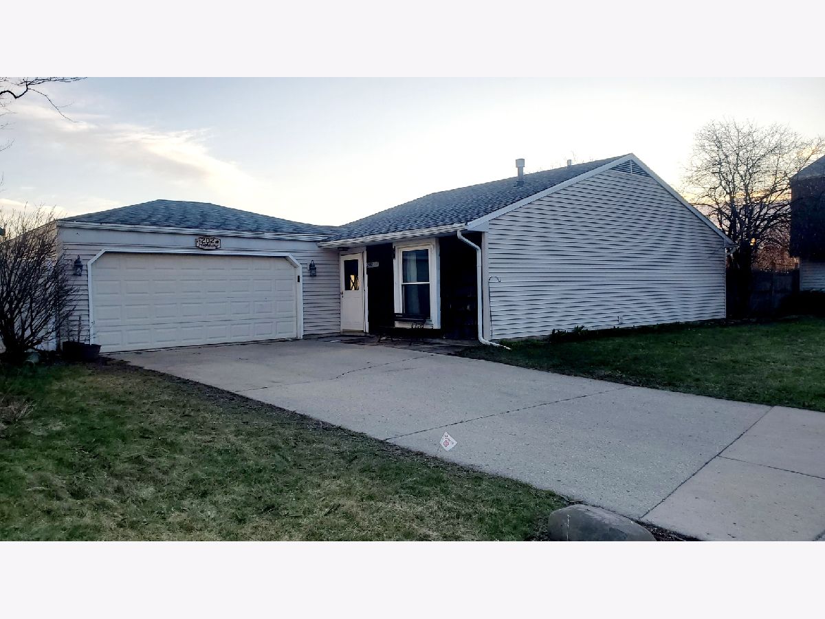 Homes & Condos & Townhomes Rented Parkwood Elgin Illinois, 202 Highbury