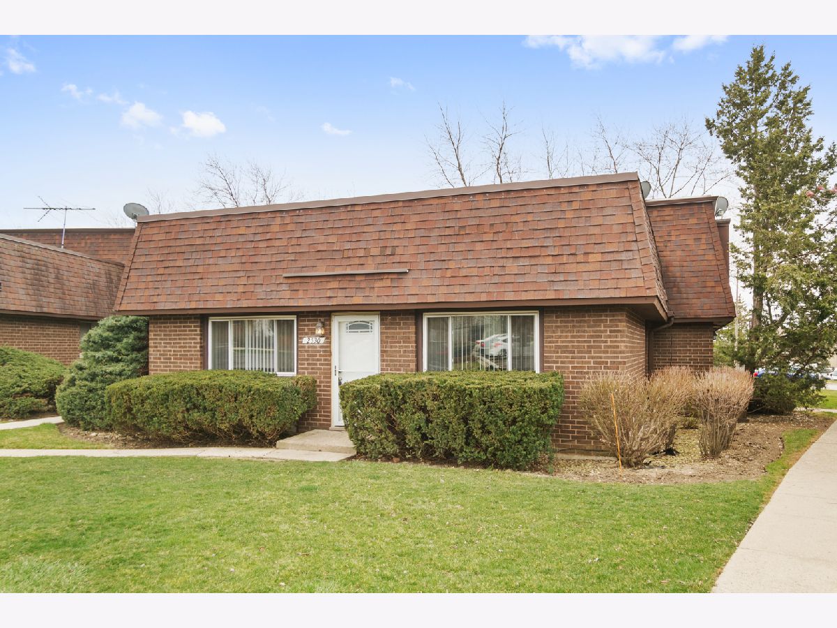 Townhomes & Condos Sold Hickory Hills Waukegan Illinois, 2530 Berkshire