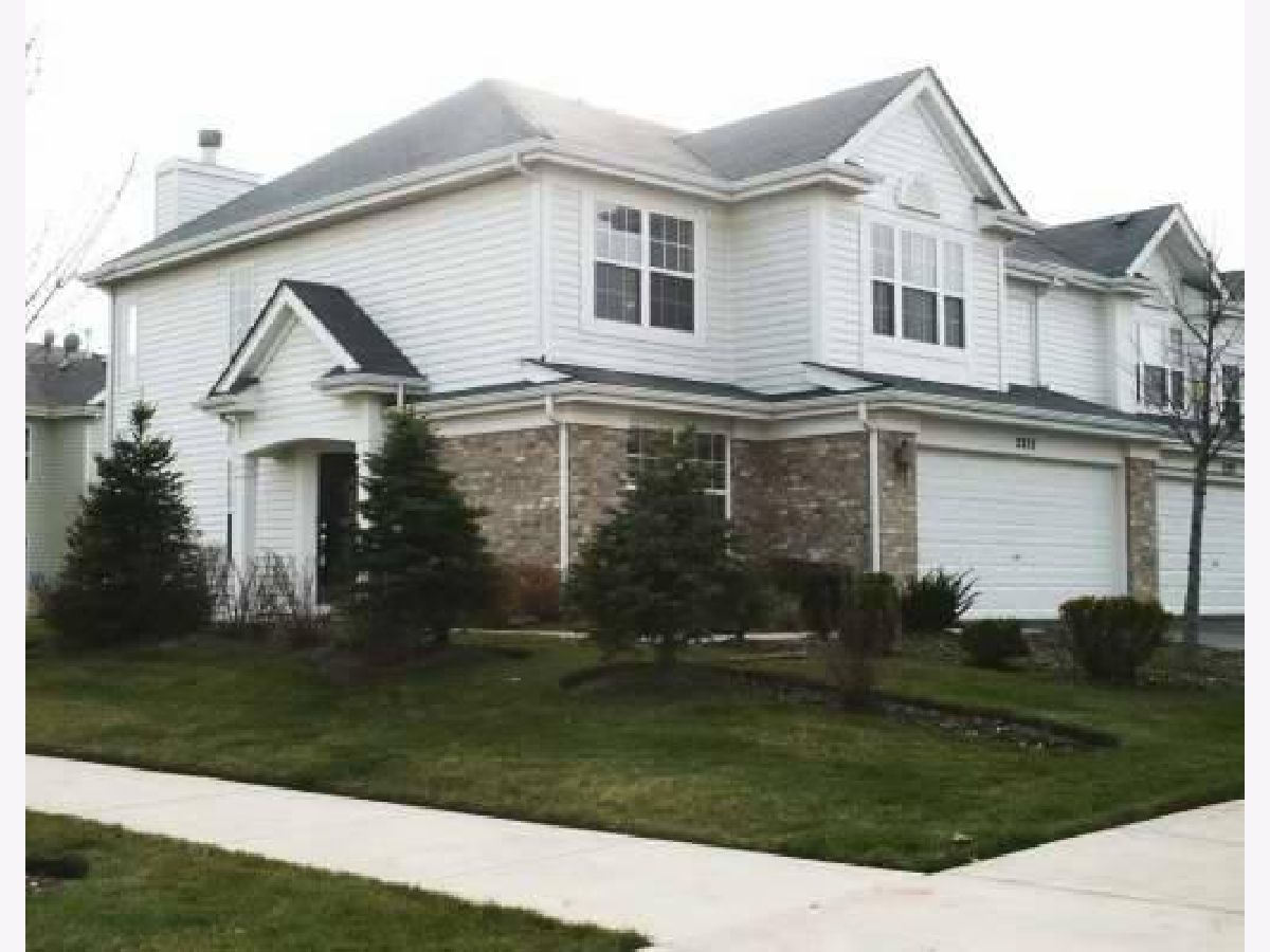 Townhomes & Condos & Homes Rented Cambridge Countryside Aurora Illinois, 2277 Scott