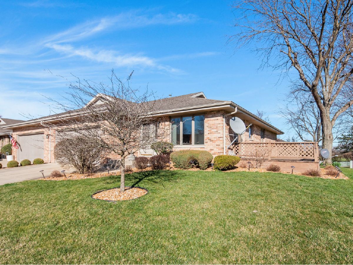 Townhomes Sold Wyndstone Village Elwood Illinois, 810 Archer