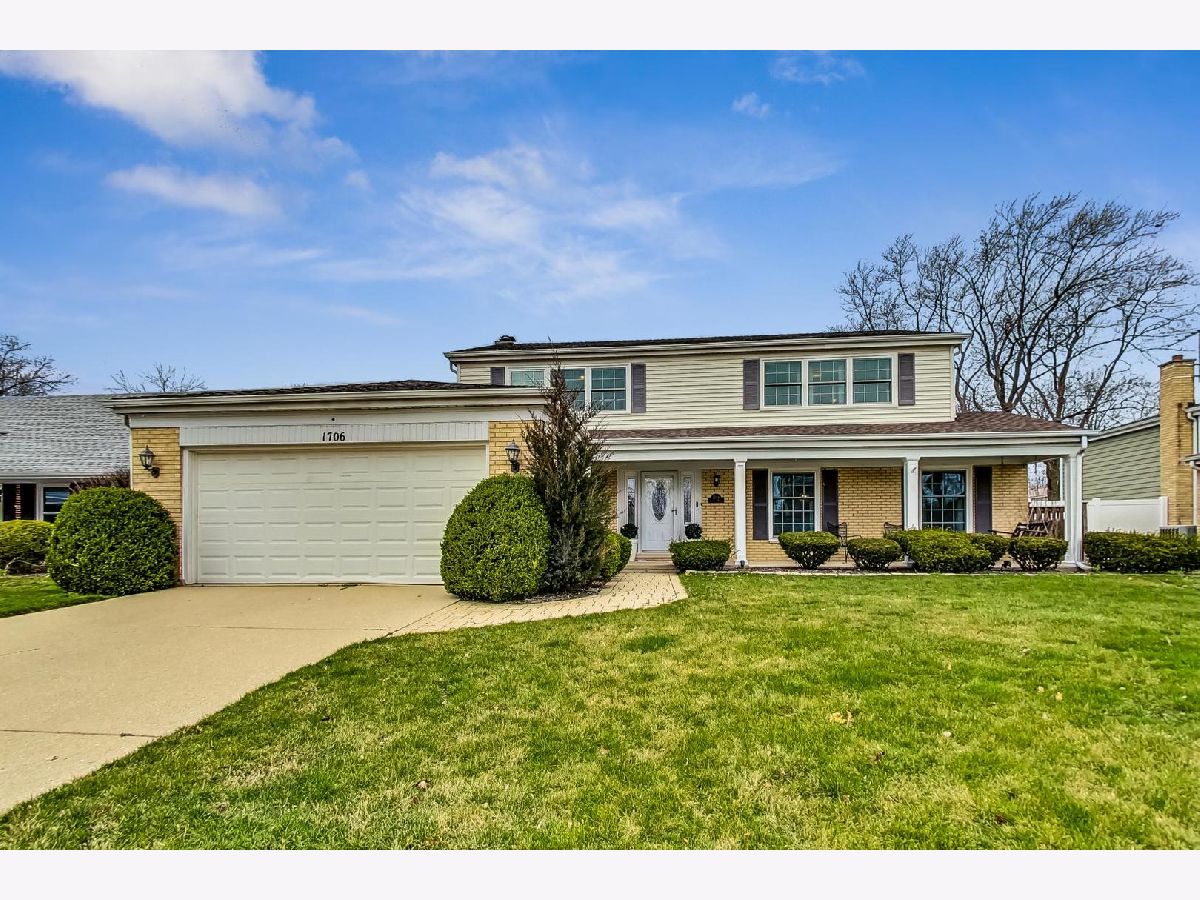 Homes & Condos & Townhomes Sold Surrey Ridge Arlington Heights Illinois, 1706 Surrey Ridge
