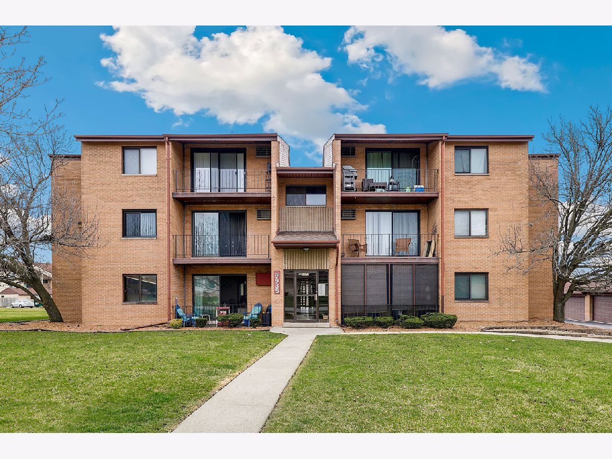 Homes & Condominiums Sold El Cameno Orland Park Illinois, 9935 El Cameno Real
