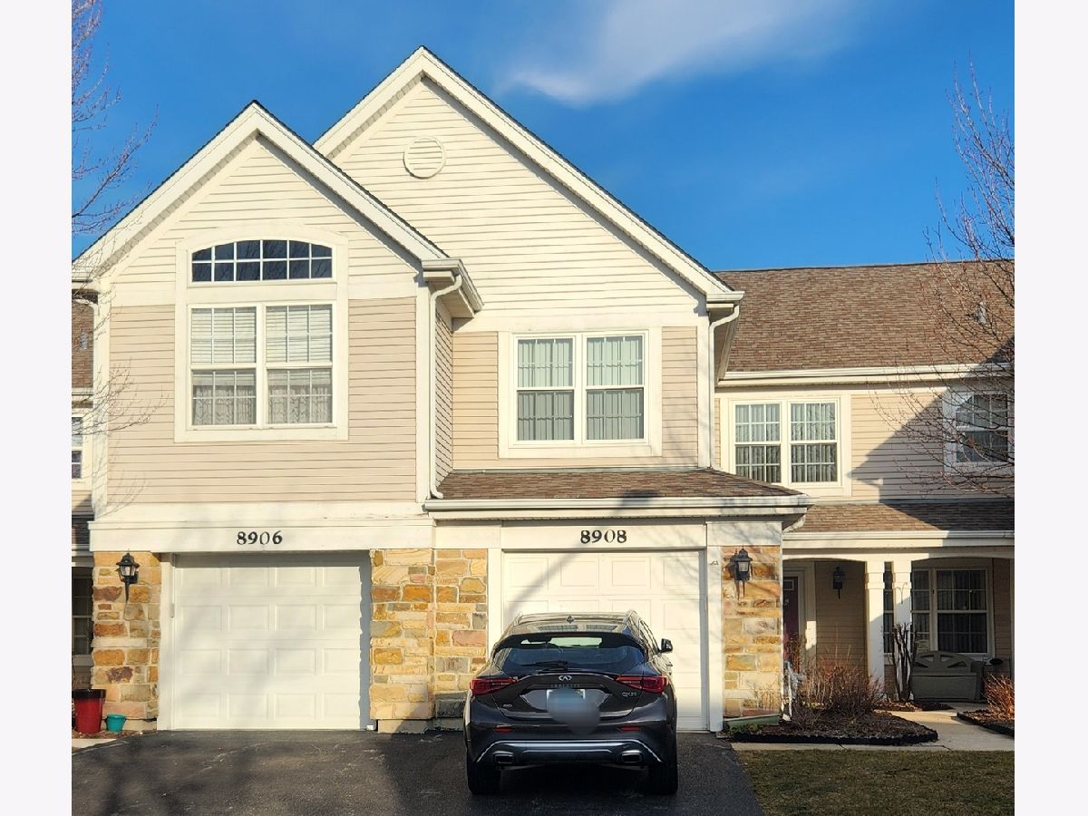Townhomes Sold Concord Lake Niles Illinois, 8908 Heathwood
