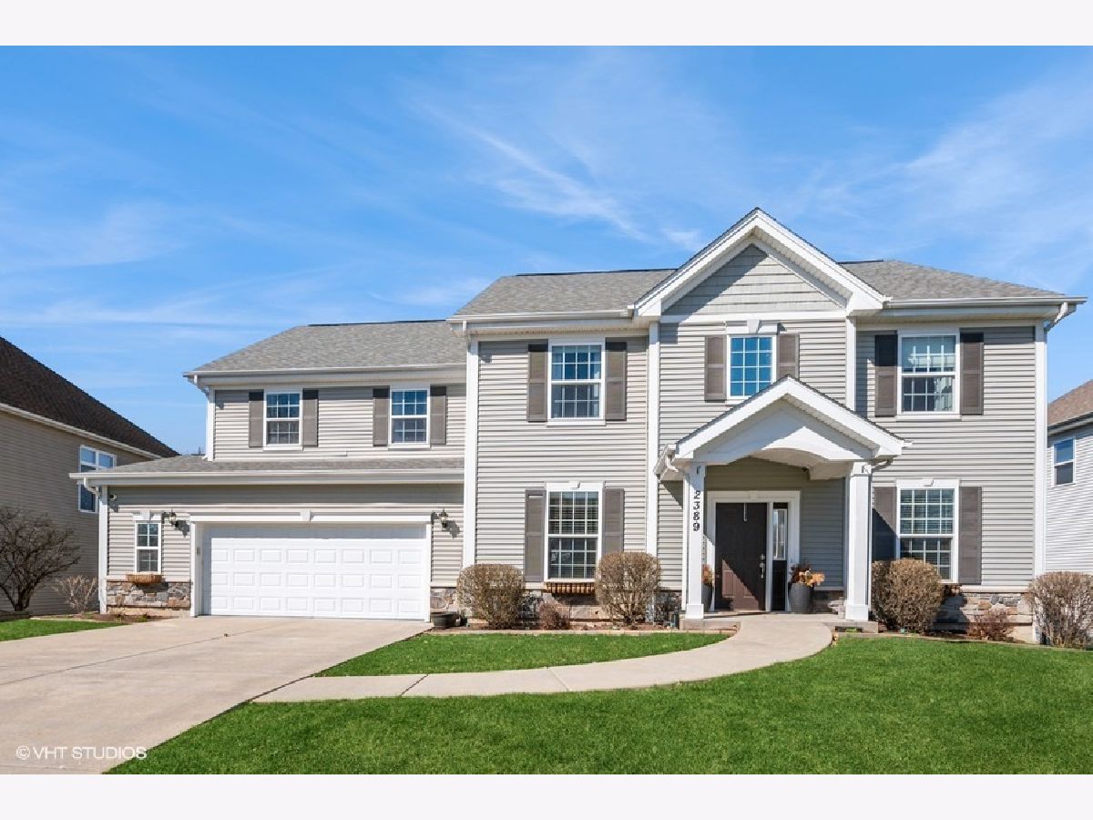 Homes Sold River Hills Bolingbrook Illinois, 2389 River Hills