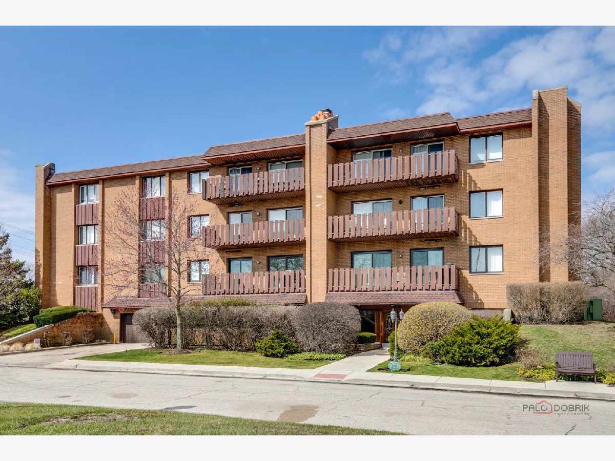 Condominiums Sold Americana Highland Park Illinois, 1795 Lake Cook