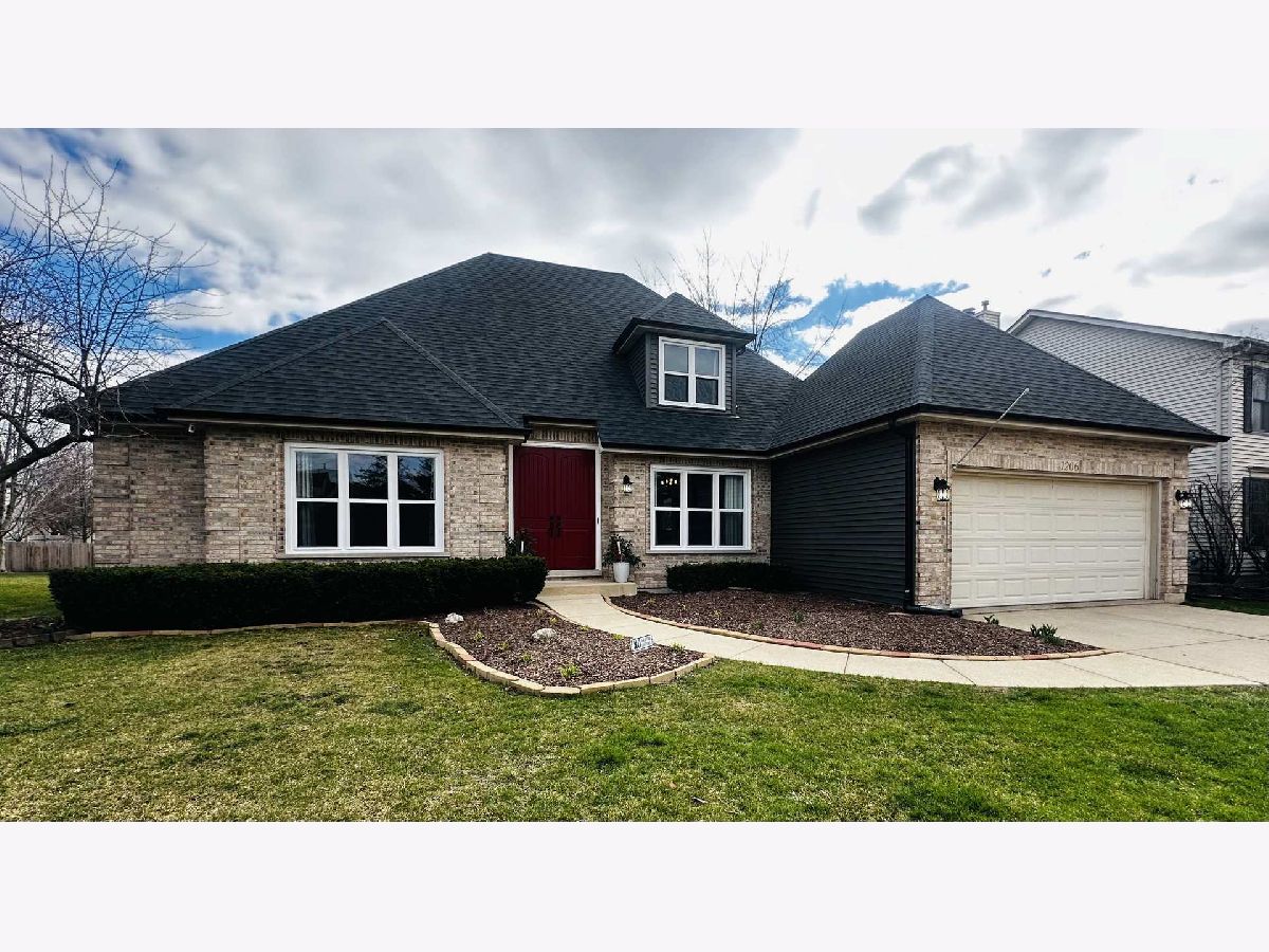 Homes Rented Villages At Meadowlakes Aurora Illinois, 1206 Shoreline