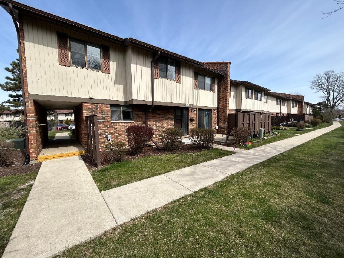 Townhomes & Condos Sold Village Square Downers Grove Illinois, 7354 Winthrop
