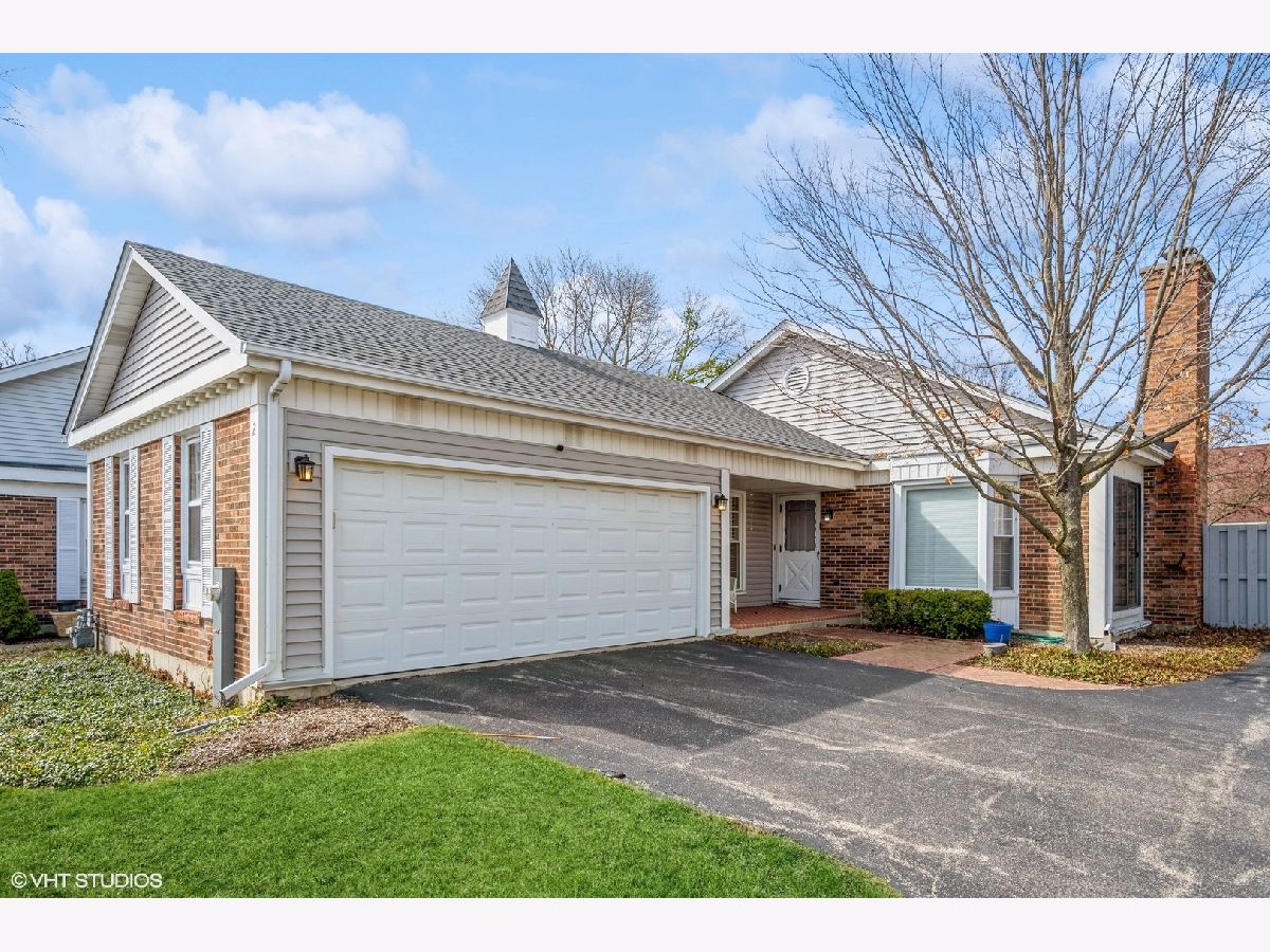 Townhomes & Condos & Homes Sold Ancient Tree Northbrook Illinois, 2 Court Of Hidden Wells