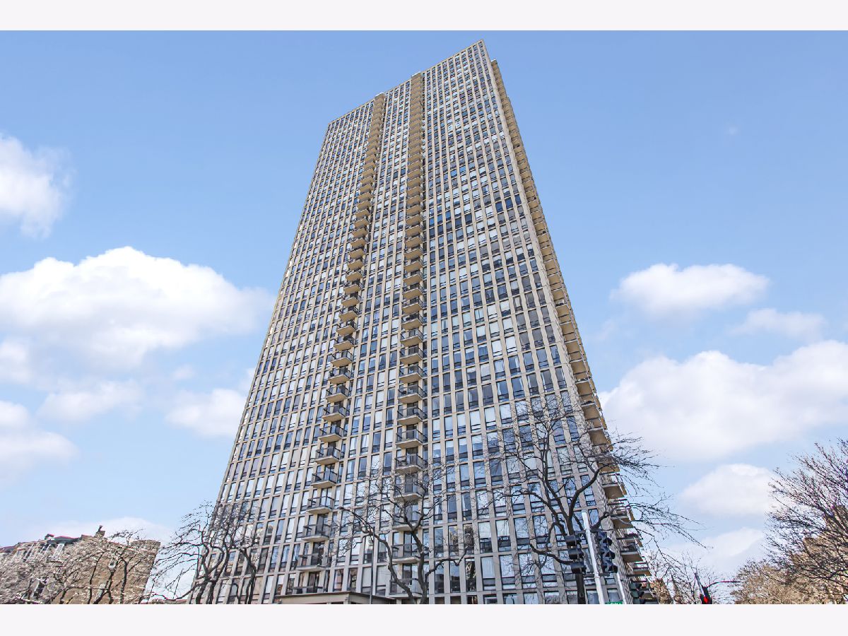 Condominiums Sold Parkview Towers Chicago Illinois, 1660 Lasalle