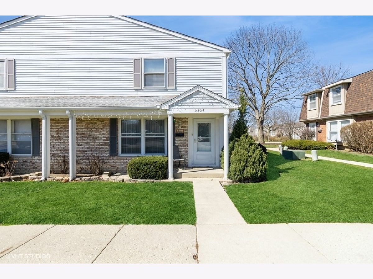 Townhomes Sold Castle Rock Schaumburg Illinois, 2304 Hyde