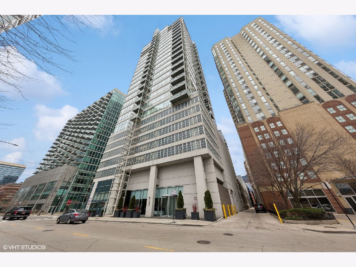 Condominiums Rented Kingsbury On The Park Chicago Illinois, 653 Kingsbury