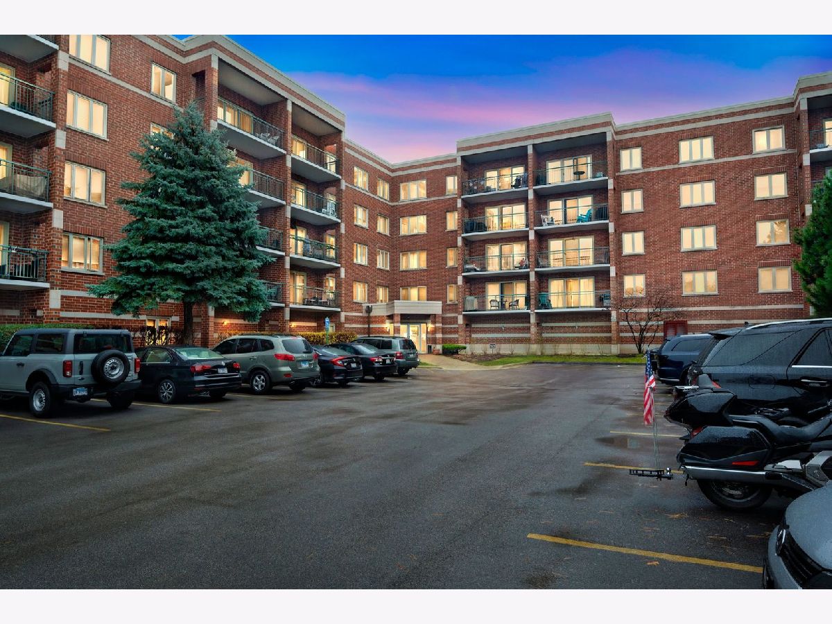Condominiums Sold Glenlake Chicago Illinois, 6401 Berteau