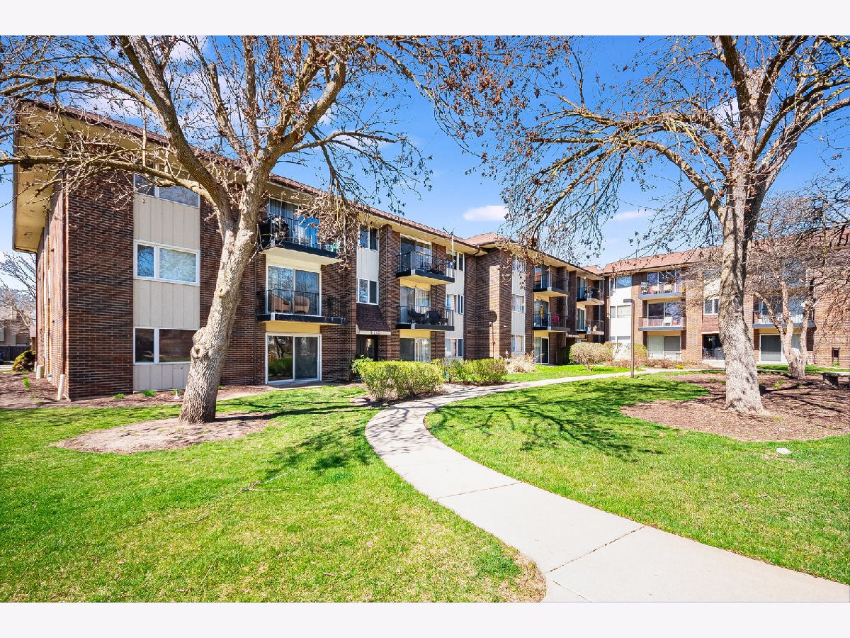 Condos & Townhomes Sold Pebblewood Naperville Illinois, 5S070 Pebblewood