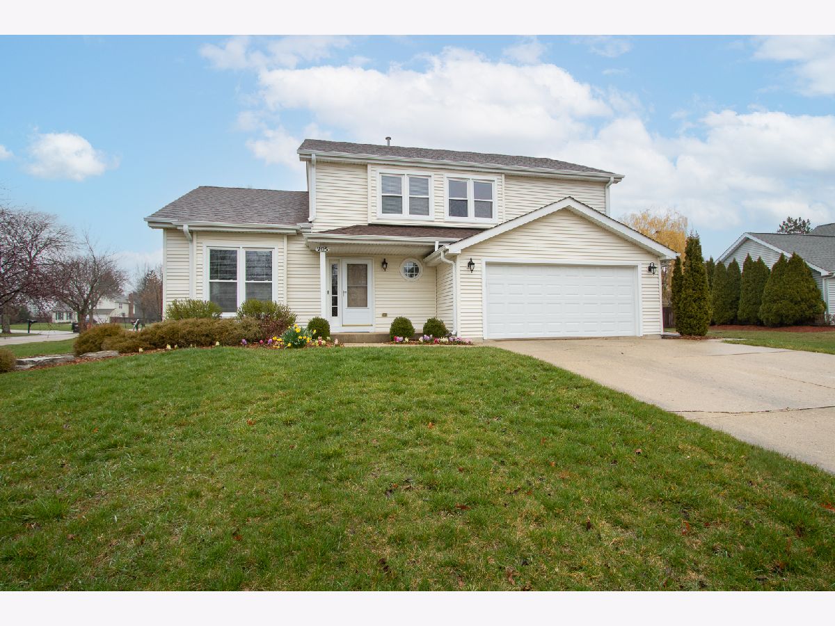 Homes Sold Cedar Creek Lake Zurich Illinois, 205 Thistle