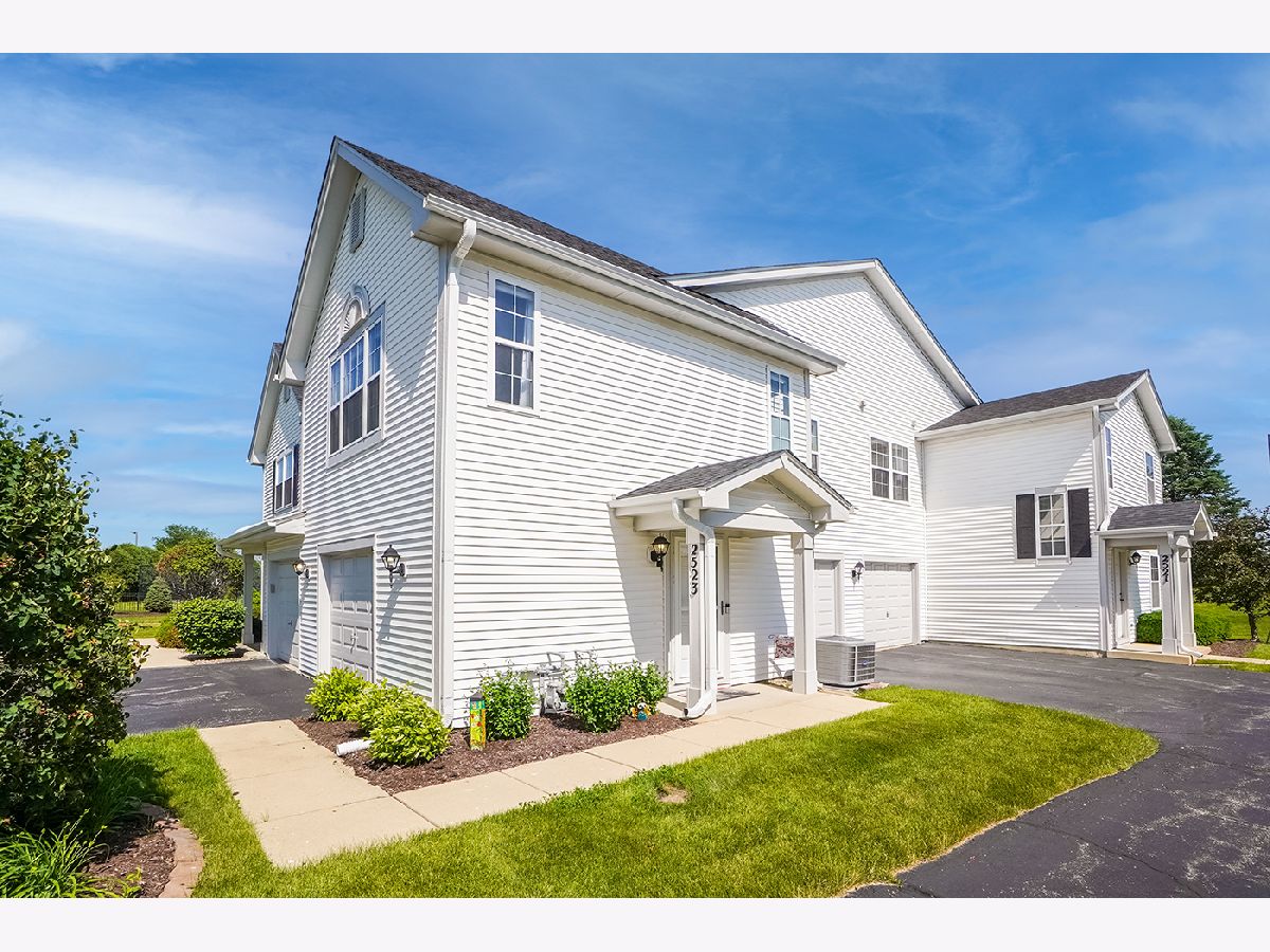 Homes & Townhomes & Condos Rented Lakewood Valley Aurora Illinois, 2523 Dickens