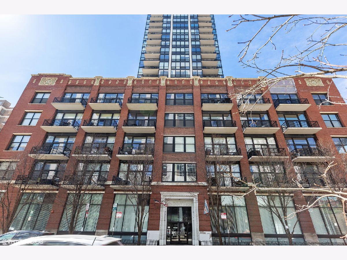 Condominiums Rented The Edge Chicago Illinois, 210 Desplaines