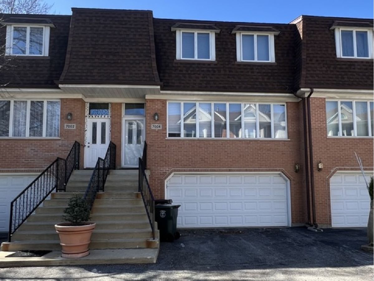 Townhomes Rented Kingston Estates Skokie Illinois, 7004 Lorel