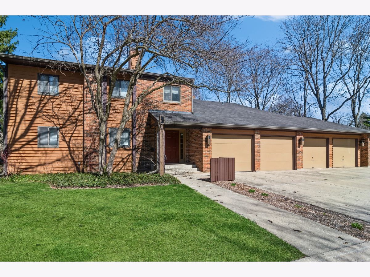 Condominiums Sold Waverly Commons Elgin Illinois, 660 Waverly