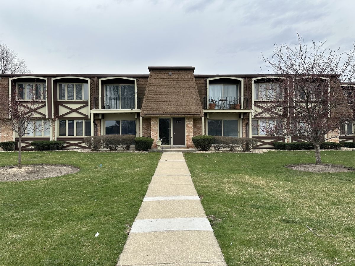 Condominiums Sold Park Place Crestwood Illinois, 5709 Park