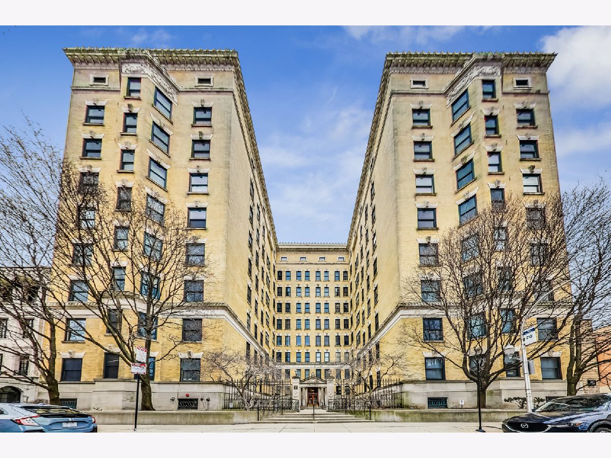 Condominiums Sold Greenbriar Chicago Illinois, 559 Surf