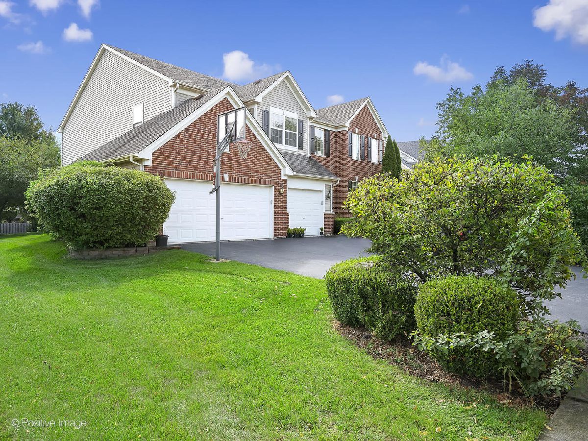 Townhomes & Homes Sold Castle Creek Bartlett Illinois, 679 Biltmore