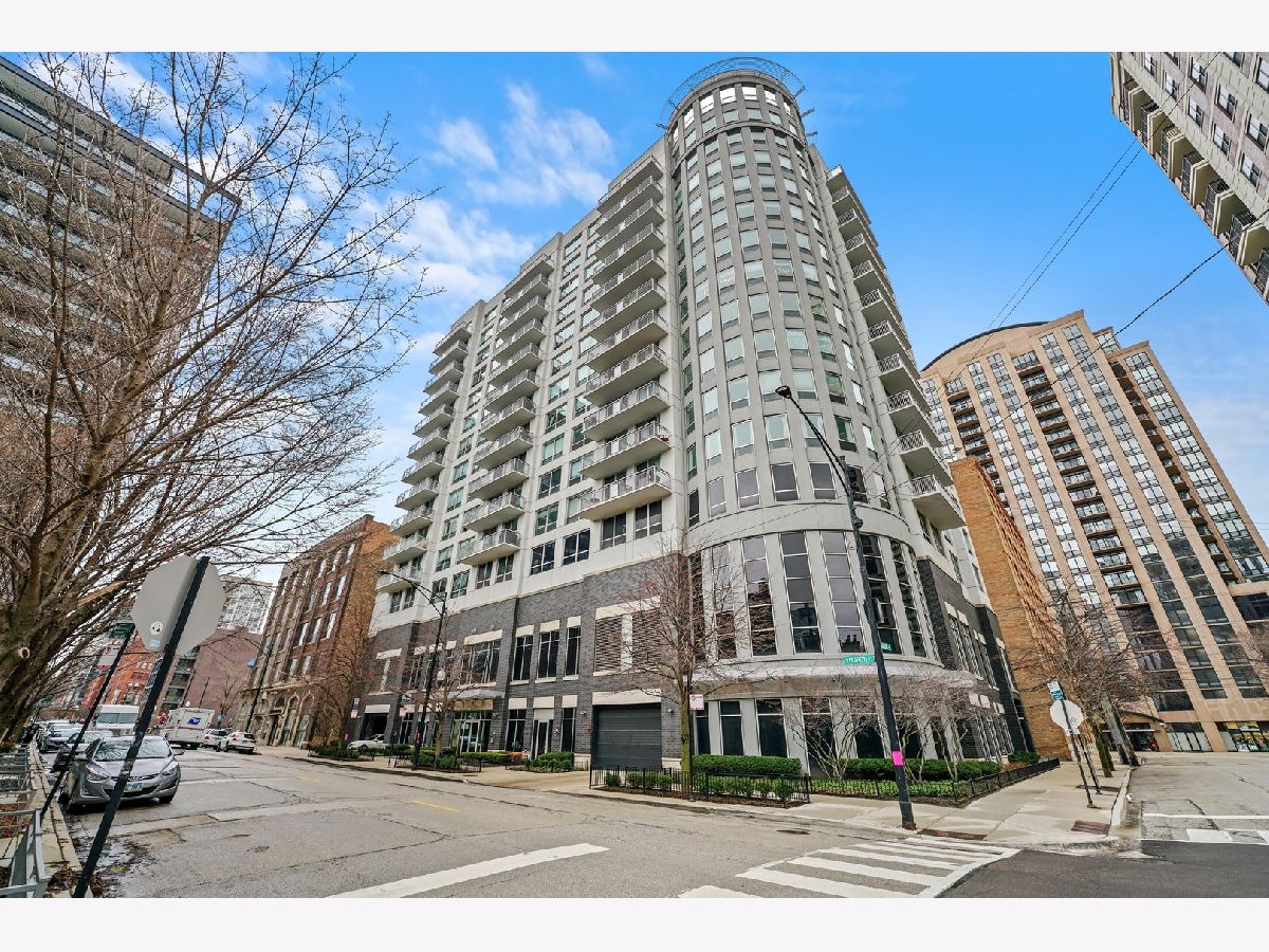 Condominiums Sold Huron Pointe Chicago Illinois, 421 Huron