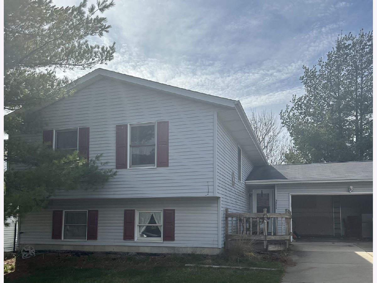 Homes & Condos & Townhomes Sold Pepper Ridge Bloomington Illinois, 2711 Rocksbury